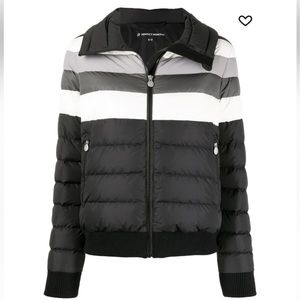 Perfect Moment - Queenie Jacket - Size Small - Black